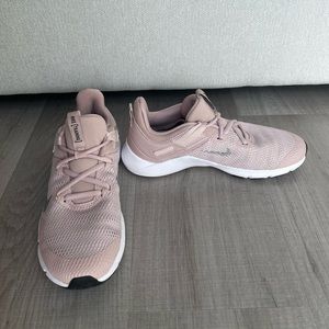 Nike cross trainers (7.5W)